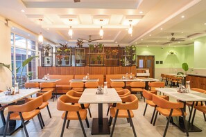 Restaurant - Ritz Valley Resort (Mahabaleshwar)