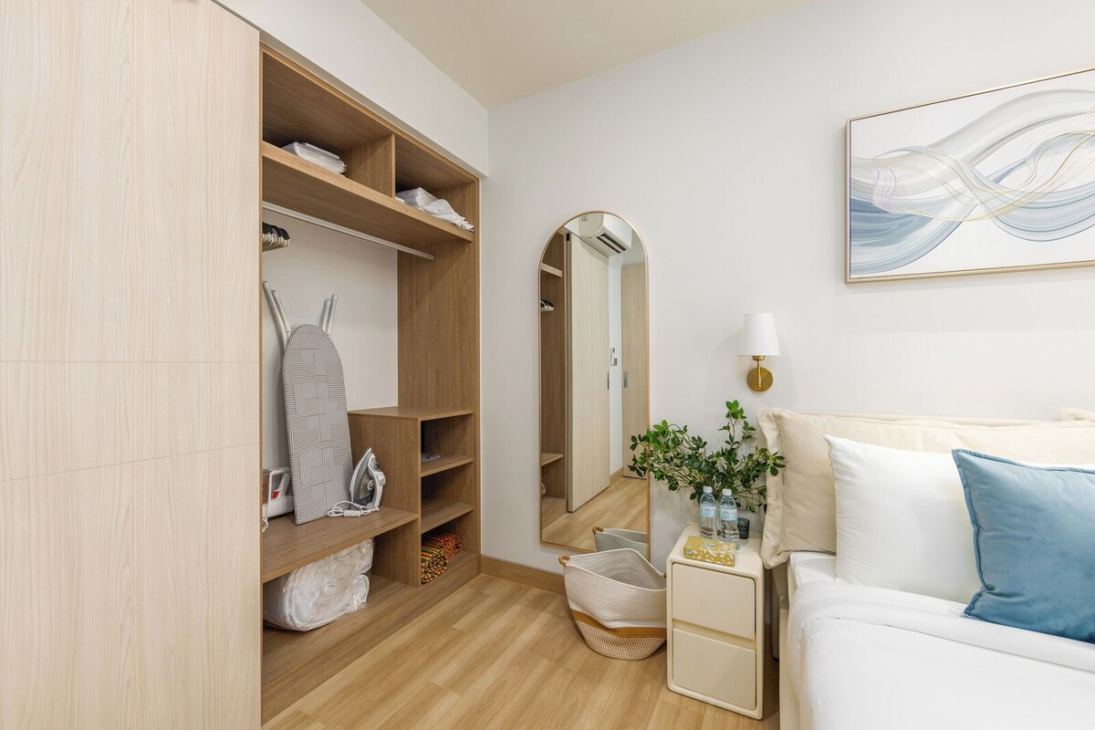 Phòng Suite tiện nghi đơn giản | Bộ đồ giường kháng dị ứng, bàn ủi/dụng cụ ủi quần áo 