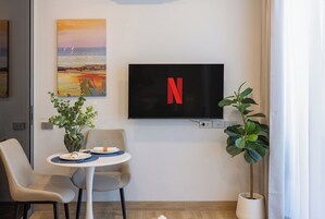 舒适开间, 1 间卧室, 阳台, 庭院景观