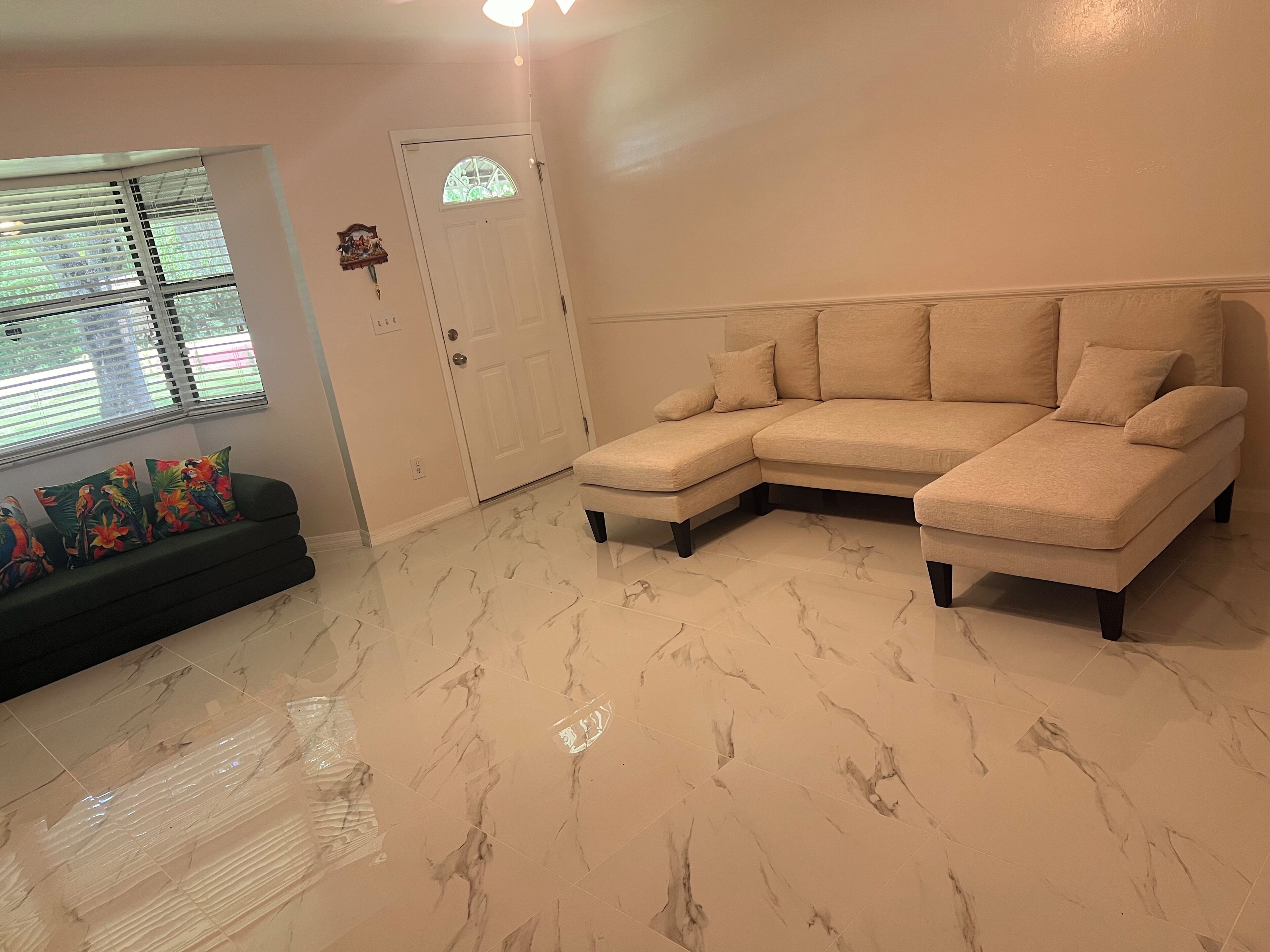 Casa Las Brisas, With An Outdoor Hot Tub And A Lovely Place To Relax - Lehigh Acres