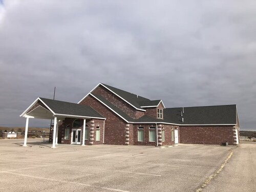 Spacious 4-bedroom house in peaceful Huntington with AC