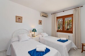 Iron/ironing board, WiFi, bed sheets - Elvi 6 pax - Javea, Costa Blanca (Javea)