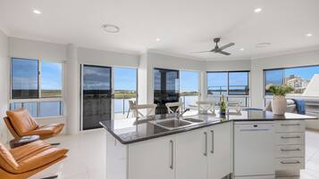 Luxury Penthouse, 3 Bedrooms, River View | Bahagian dalam