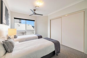 Room - Admiralty Cove (Sunshine Coast)