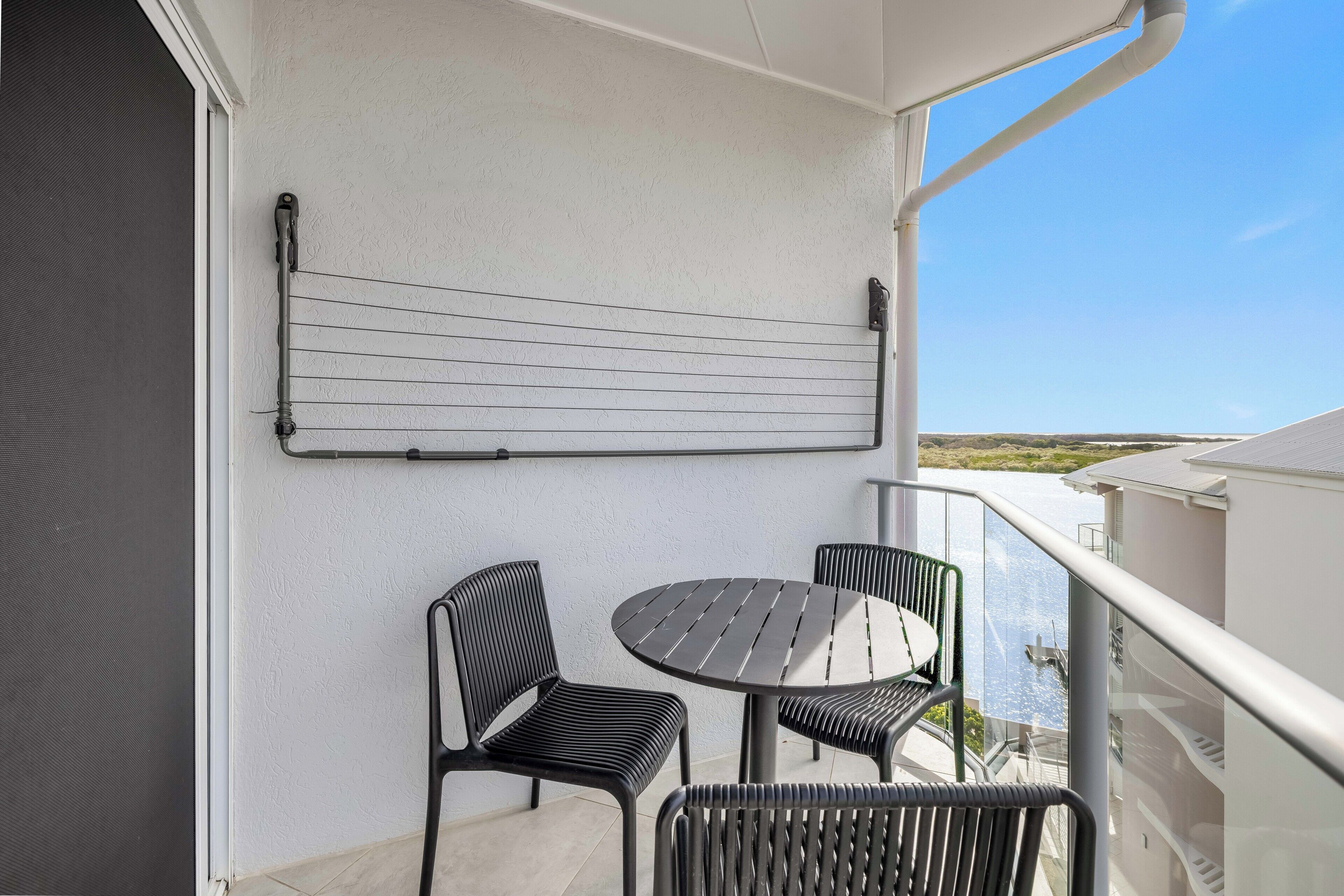 Luxury-Penthouse, 3 Schlafzimmer, Flussblick | Speisen im Freien