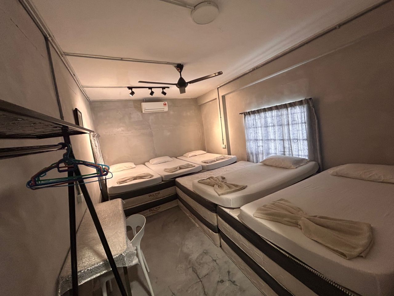 Dormitorio compartido, solo para mujeres