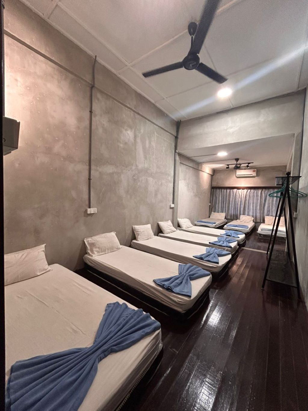 Dormitorio compartido, dormitorio mixto