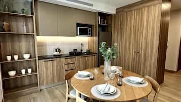 Apartamento conforto, vista para a cidade | Opções para refeição