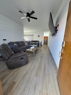 Smart TV - Casa Sirena: EV Charger & Private Pool (Puerto Peñasco)