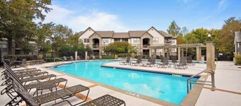 Upscale 3BR Home  Near The Summit