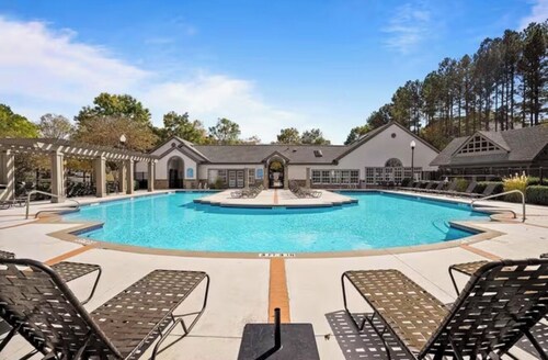 Upscale 3BR Home  Near The Summit