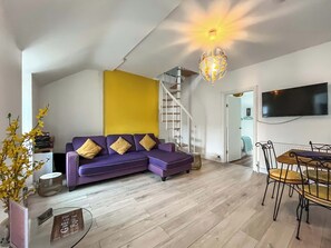 TV - Apartment 2 - UKC9275 (Llandudno)