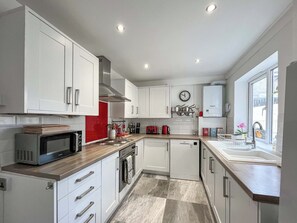 Private kitchen - Apartment 1 - UKC9276 (Llandudno)