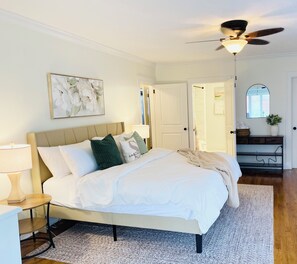 Room - Luxury for Less! Clean and Convenient! (Columbus)