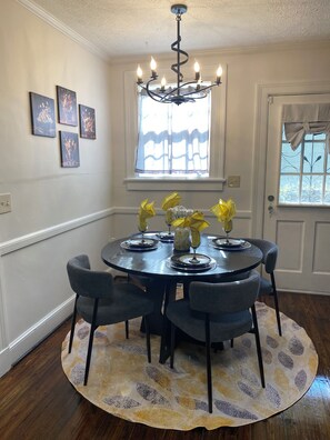 Dining - Luxury for Less! Clean and Convenient! (Columbus)