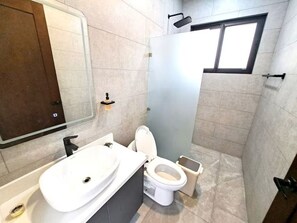 Bathroom - Explora Playa del Coco + Golfo de Papagayo (Sardinal)