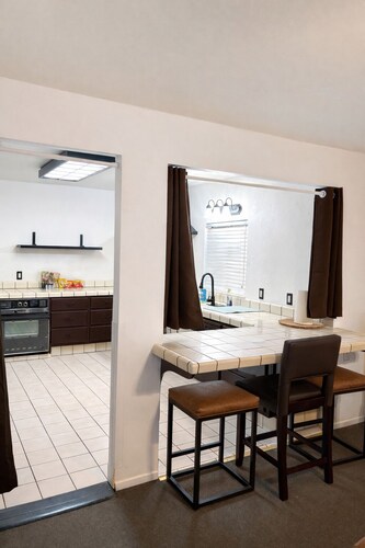 Entire 2BR Home Near Downtown & Lodi Lake
