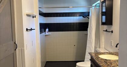 Entire 2BR Home Near Downtown & Lodi Lake