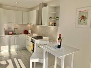 Fridge, oven, stovetop, dishwasher - Electors 15 (Bad Reichenhall)