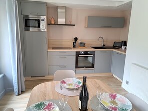 Comfort House, 2 Bedrooms | Private kitchen - Holiday Home in Telgruc-sur-mer by Sandy Beach (Telgruc-sur-Mer)