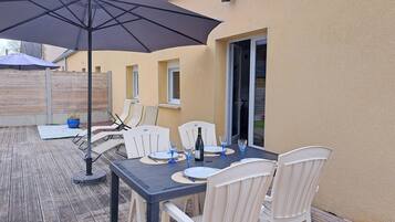 Rumah Klasik, 2 kamar tidur | Balkon