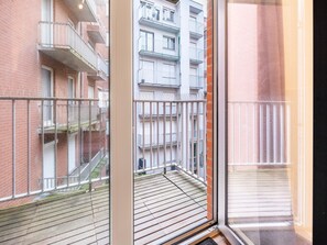Interior - Renovated apartment with side sea view. (Koksijde)