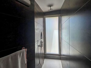 Towels - 1 bedroom accommodation in Doddiscombsleigh, near Exeter (Doddiscombsleigh, near Exeter)