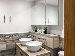 Towels - 1 bedroom accommodation in Portknockie (Portknockie)