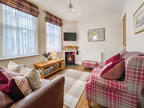TV, fireplace - The Old School House (Scarborough)