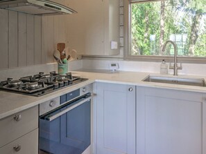 Private kitchen - 2 bedroom accommodation in Ringwood (Ringwood)