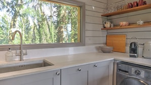 Interior - 2 bedroom accommodation in Ringwood (Ringwood)
