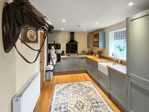 Dishwasher - Upstairs at the White Lion (Holywell)