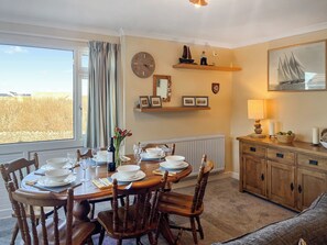 Dining - 3 bedroom accommodation in Trearddur bay (Trearddur bay)