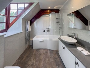 Towels - 11 bedroom accommodation in Broughton-in-Furness (Broughton-in-Furness)