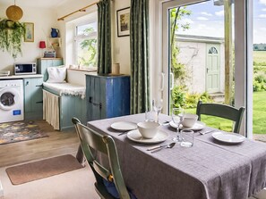 Dining - 1 bedroom accommodation in Weybourne (Weybourne)