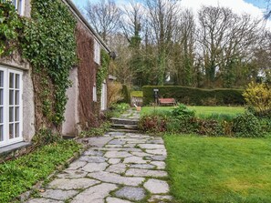 Property grounds - 4 bedroom accommodation in St. Teath (St. Teath)
