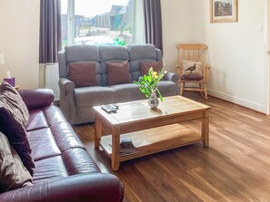 TV, fireplace - Keepers Cottage - UK51549 (Auchterless)