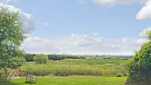 Property grounds - 1 bedroom accommodation in Aldeby (Aldeby)