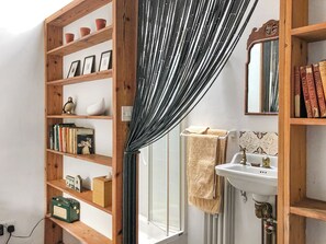 Towels - The Love Nest - UK51593 (Grantham)
