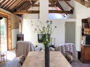 Outdoor area | The Love Nest, Stamford, Lincolnshire - The Love Nest - UK51593 (Grantham)