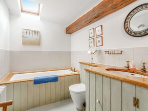 Towels - 4 bedroom accommodation in Stamford, Lincolnshire (Grantham)