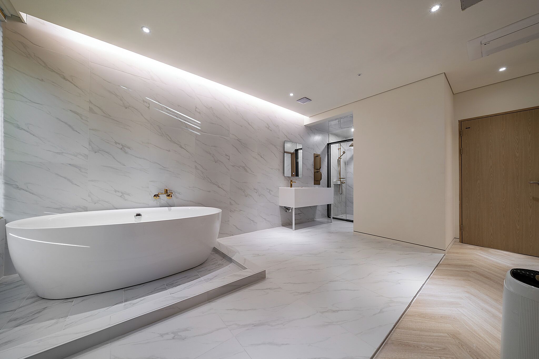 Suite | Bagno | Set di cortesia gratuito, asciugacapelli, asciugamani, sapone
