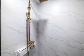 Suite | Bathroom | Free toiletries, hair dryer, towels, soap - Luem Hotel Ansan (Ansan)