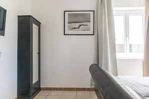 Basic Room | Iron/ironing board, free WiFi