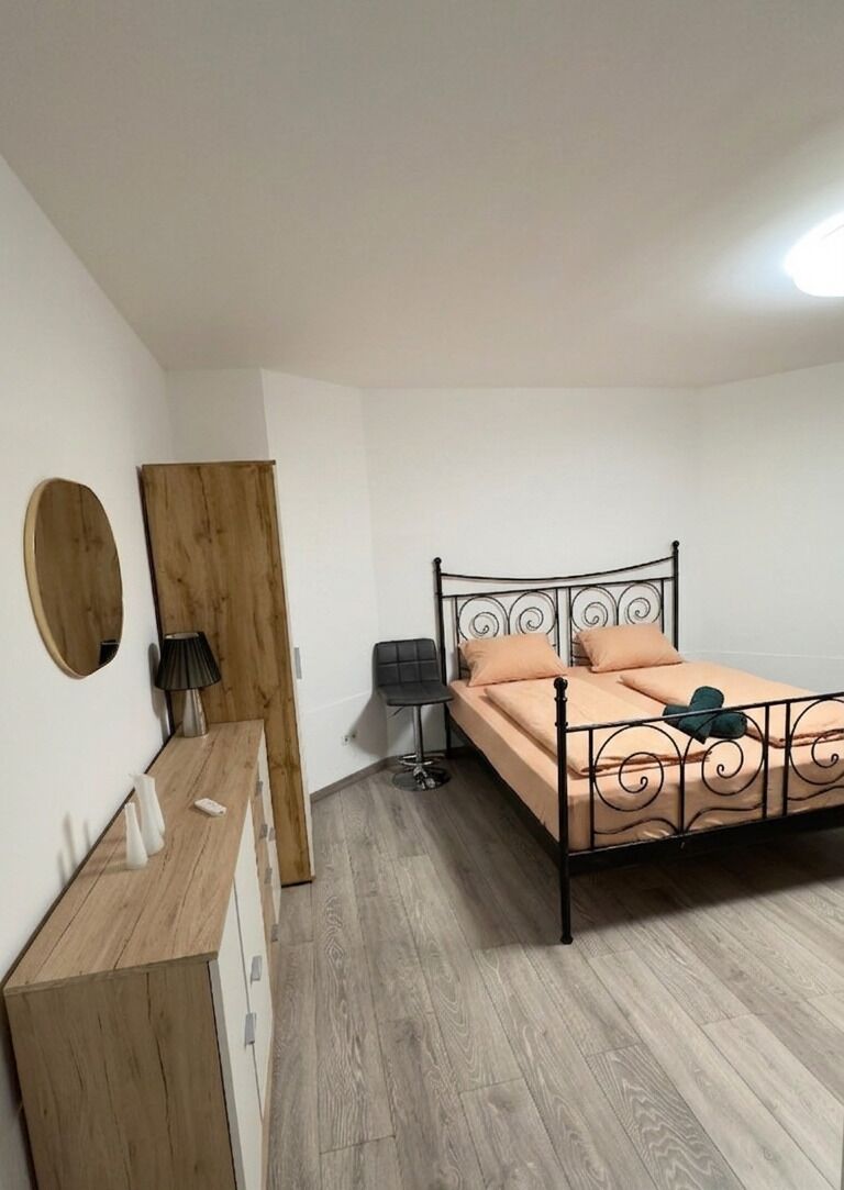 Basic Room | Iron/ironing board, free WiFi