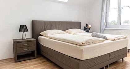 Cozy Room With Shared Garden Access