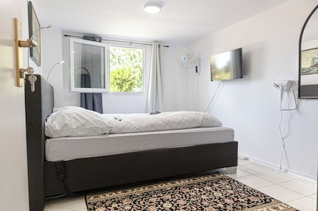 Basic Room | View from room. Cozy Room With Shared Garden Access
