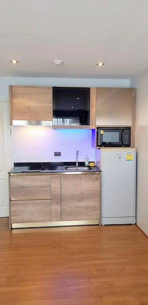 Private kitchen - Avatara B A67 Private Apartment at Laem Mae Phim (Laem Mae Phim Beach)