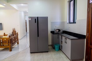 Interior - Luxurious 3-Bedroom Villa with Ocean Views in Diani Beach (Diani Beach)