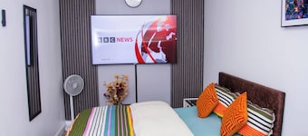 Modern 1 Bedroom Apartment in Quiet Tilbury Town